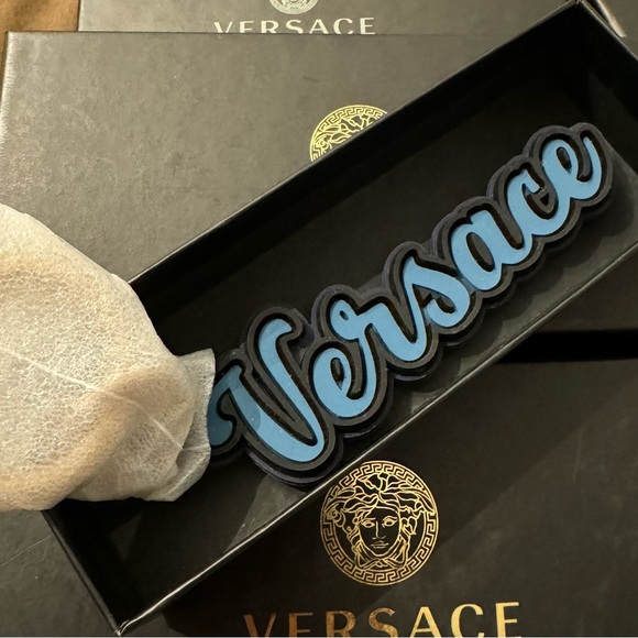 Versace Logo-Pendant Varsity Keyring - Picture 4 of 4